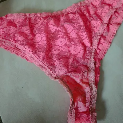 String rose en dentelle taille 44